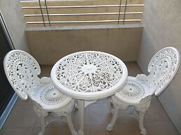 2 Bed 2 Bath in Studio City