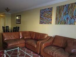 2 Bed 2 Bath in Studio City