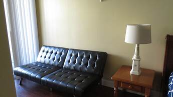 2 Bed 2 Bath in Studio City