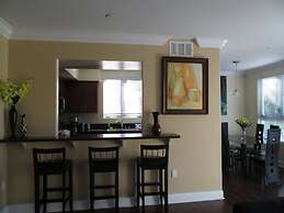2 Bed 2 Bath in Studio City