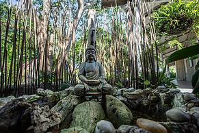 Namaste Beach Club & Hotel