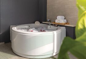 Solitaire Bangkok Sukhumvit 11