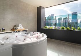 Solitaire Bangkok Sukhumvit 11