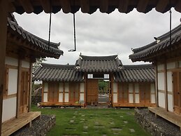 Canopus Resort Pension