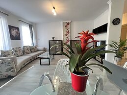 Red Hotel Riviera Suite & Lake