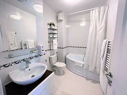 Red Hotel Riviera Suite & Lake