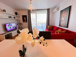 Red Hotel Riviera Suite & Lake