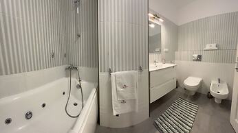 Red Hotel Riviera Suite & Lake