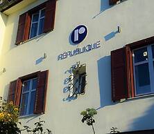 Hotel Republique