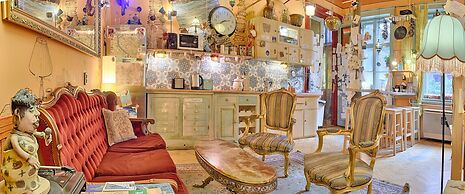 Lavender Circus Hostel