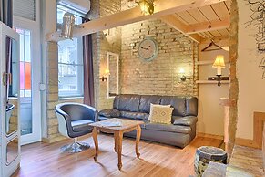 Lavender Circus Hostel