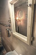 Lavender Circus Hostel