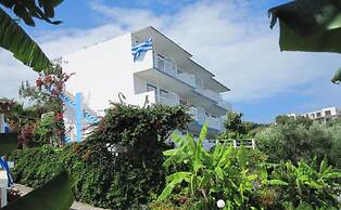 Yanna Studios & Apartments