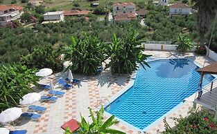 Yanna Studios & Apartments