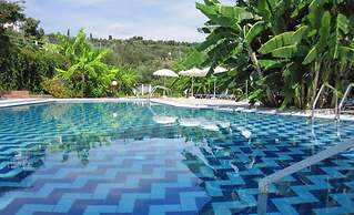 Yanna Studios & Apartments