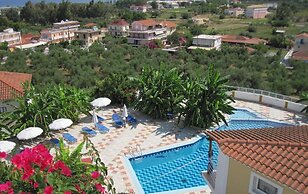 Yanna Studios & Apartments