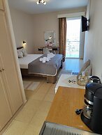 Yanna Studios & Apartments