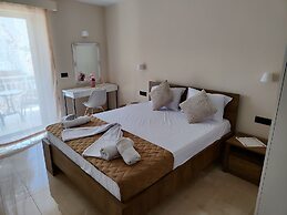 Yanna Studios & Apartments