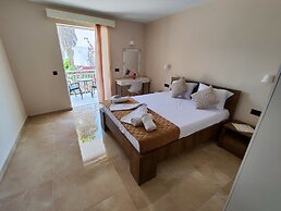 Yanna Studios & Apartments