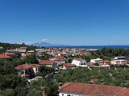 Yanna Studios & Apartments