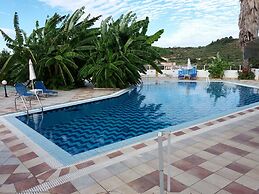 Yanna Studios & Apartments