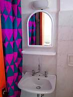 Yanna Studios & Apartments