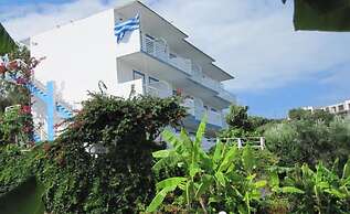 Yanna Studios & Apartments