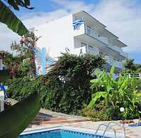 Yanna Studios & Apartments