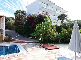 Yanna Studios & Apartments