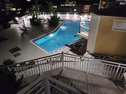 Yanna Studios & Apartments