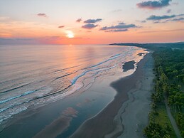 Sunset Del Mar Resort