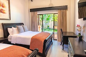 Sunset Del Mar Resort