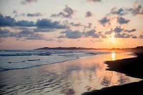 Sunset Del Mar Resort