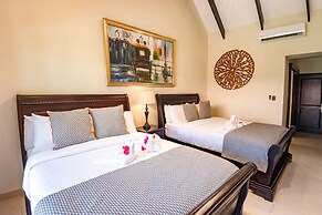 Sunset Del Mar Resort