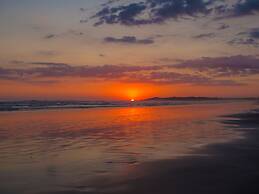 Sunset Del Mar Resort