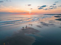 Sunset Del Mar Resort