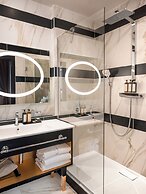 Niepce Paris Hotel, Curio Collection by Hilton
