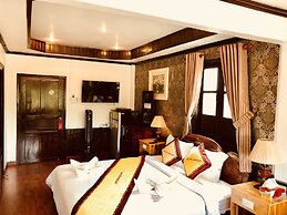 Merry Riverside Hotel