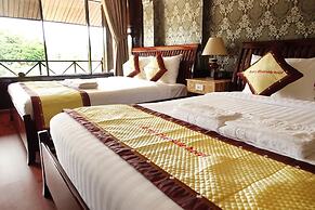 Merry Riverside Hotel