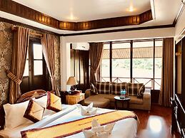 Merry Riverside Hotel