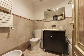 Grand Parliment Duplex by Homing