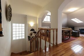 Grand Parliment Duplex by Homing