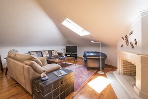 Grand Parliment Duplex by Homing