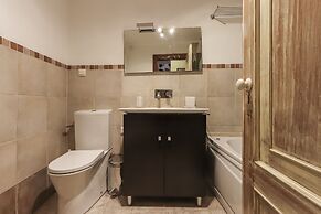 Grand Parliment Duplex by Homing