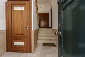 Grand Parliment Duplex by Homing