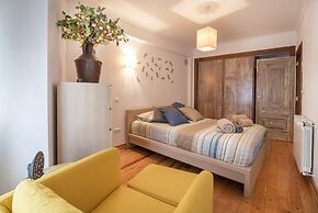 Grand Parliment Duplex by Homing