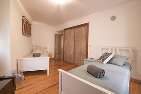 Grand Parliment Duplex by Homing