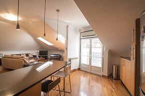 Grand Parliment Duplex by Homing