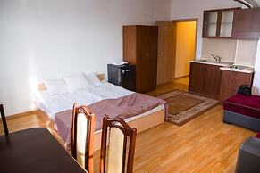 Seven Seasons Hotel
