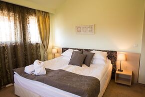 Seven Seasons Hotel